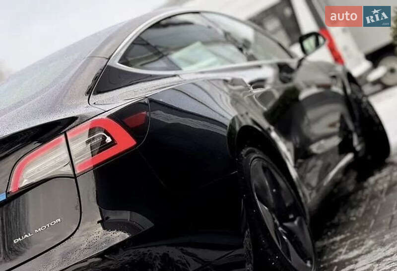 Седан Tesla Model 3 2018 в Києві