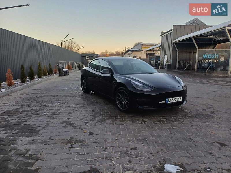 Седан Tesla Model 3 2022 в Фастові