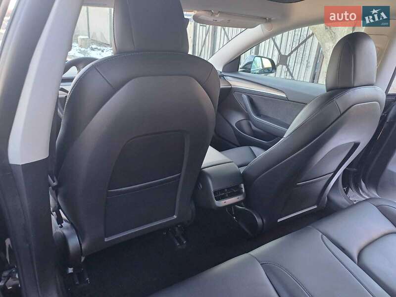 Седан Tesla Model 3 2022 в Фастове