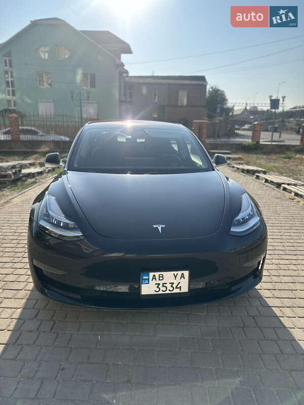 Седан Tesla Model 3 2019 в Виннице