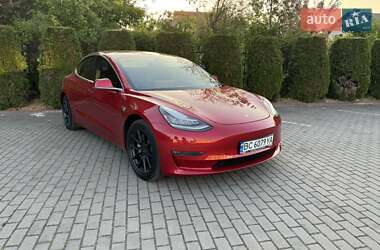 Седан Tesla Model 3 2020 в Львове