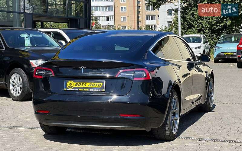 Седан Tesla Model 3 2019 в Івано-Франківську