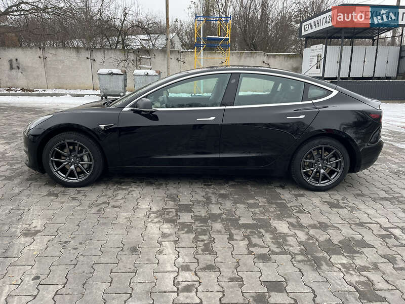 Седан Tesla Model 3 2018 в Вінниці