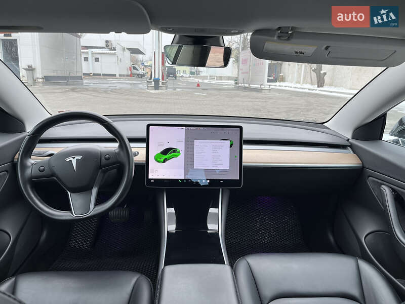 Седан Tesla Model 3 2018 в Вінниці