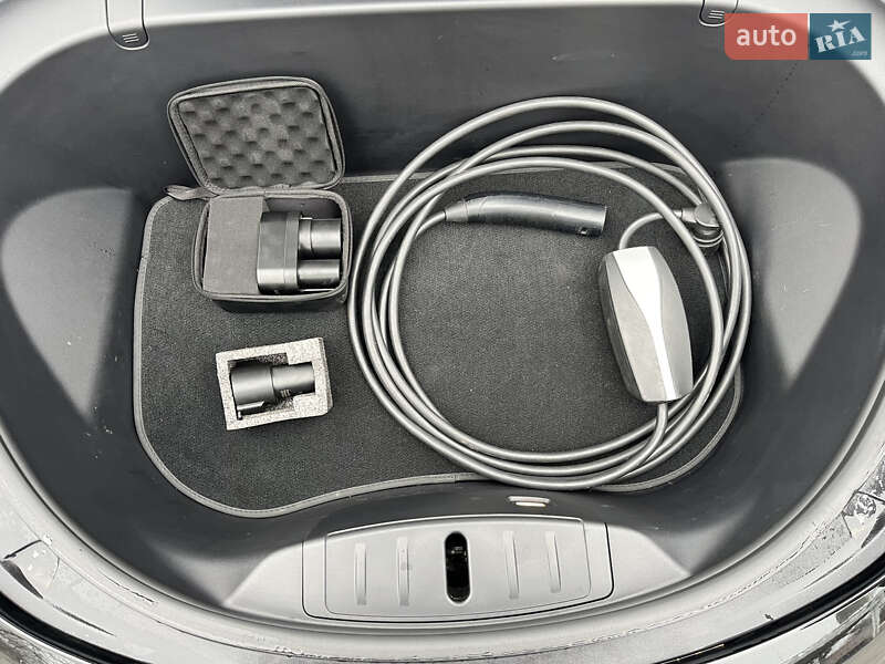 Седан Tesla Model 3 2018 в Вінниці