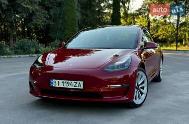 Седан Tesla Model 3 2022 в 