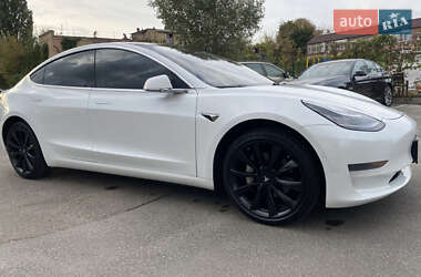 Седан Tesla Model 3 2019 в Киеве