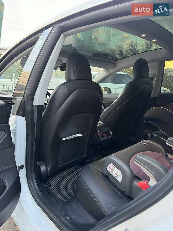 Седан Tesla Model 3 2019 в Дніпрі