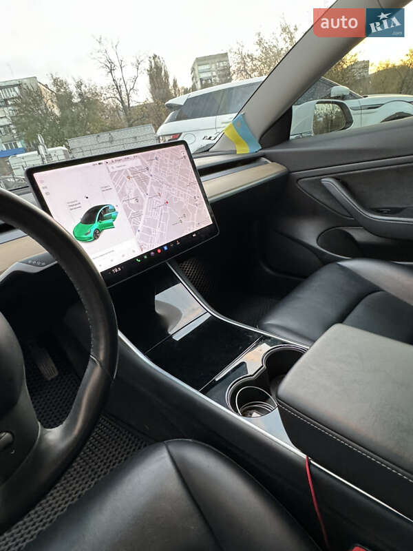 Седан Tesla Model 3 2019 в Дніпрі