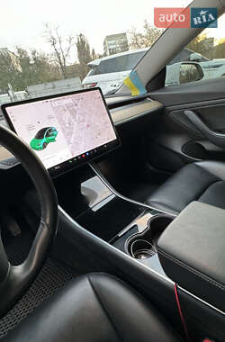 Седан Tesla Model 3 2019 в 