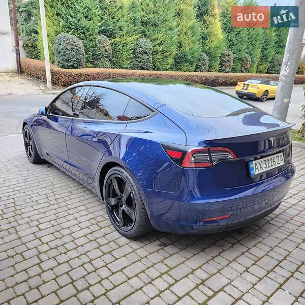 Седан Tesla Model 3 2023 в Одесі