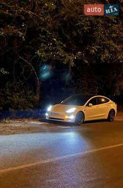 Седан Tesla Model 3 2022 в Черкассах