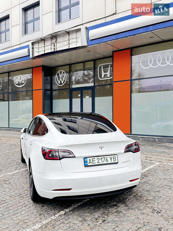 Седан Tesla Model 3 2019 в Дніпрі