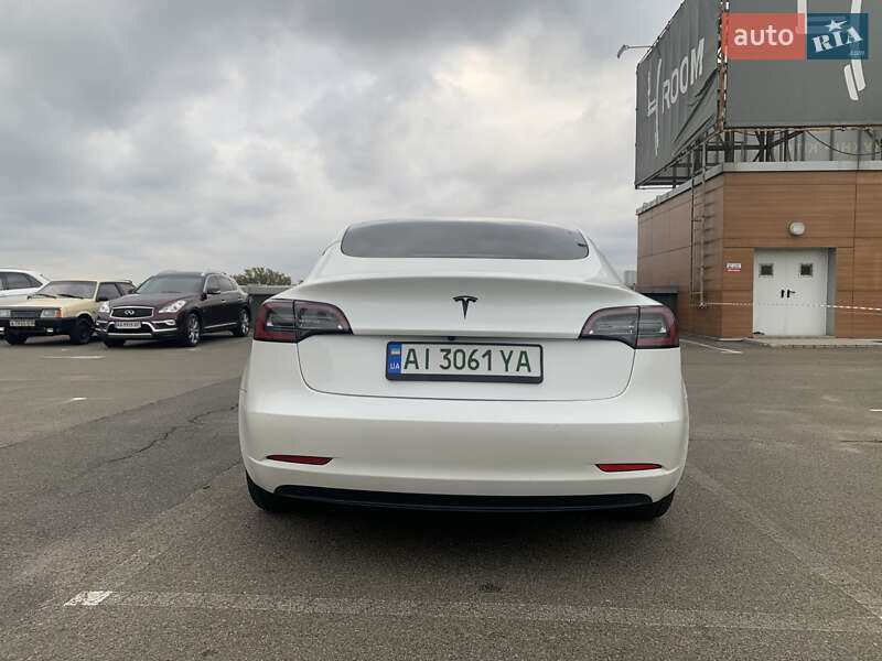 Седан Tesla Model 3 2021 в Києві