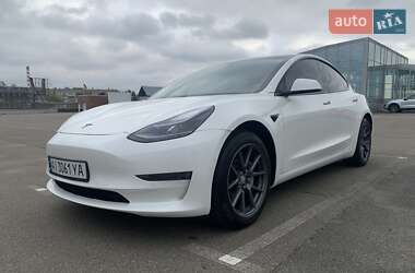 Седан Tesla Model 3 2021 в Киеве