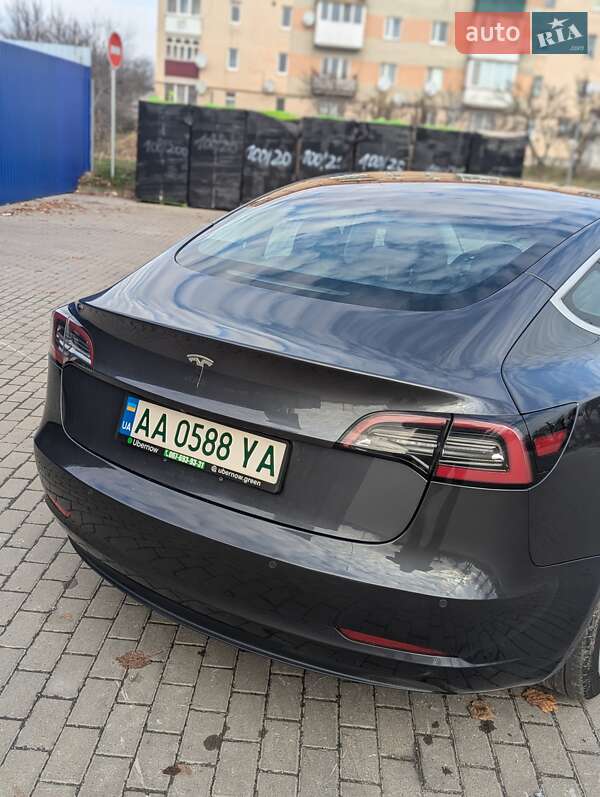 Седан Tesla Model 3 2018 в Шепетівці