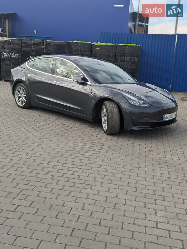 Tesla Model 3 2018