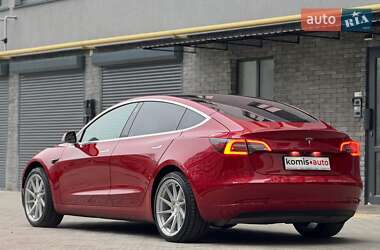Седан Tesla Model 3 2018 в 