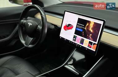 Седан Tesla Model 3 2018 в 