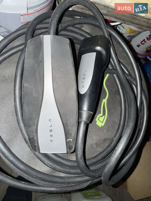 Седан Tesla Model 3 2021 в Виннице