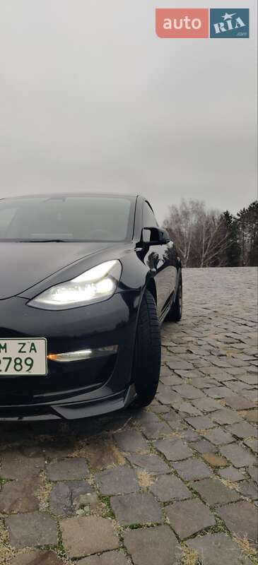 Седан Tesla Model 3 2022 в Житомирі