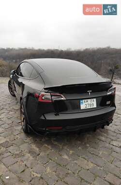 Седан Tesla Model 3 2022 в Житомирі