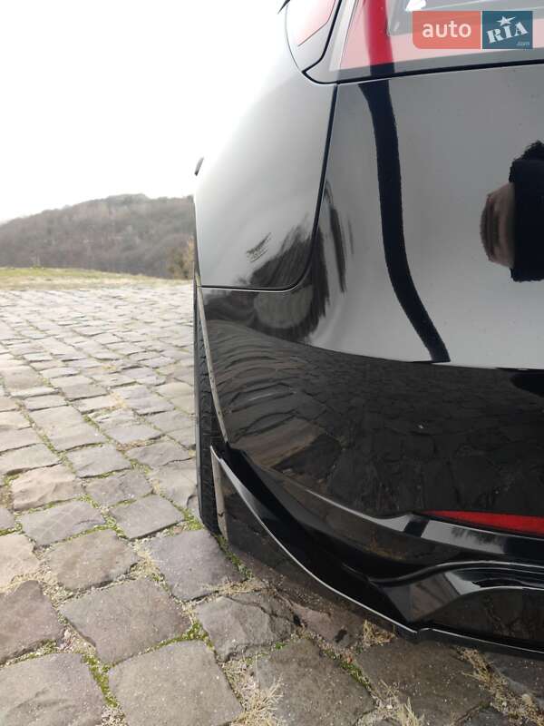 Седан Tesla Model 3 2022 в Житомирі