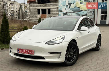 Седан Tesla Model 3 2019 в Львові