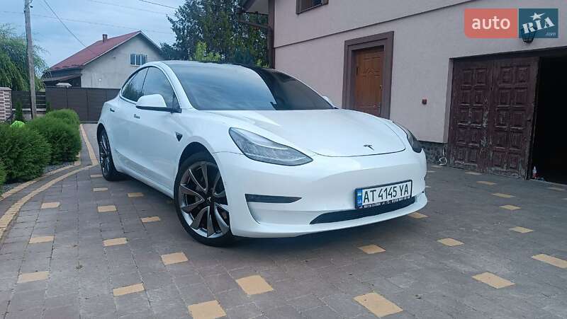 Tesla Model 3 2019