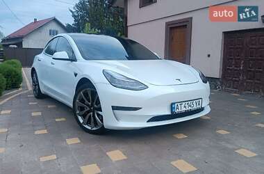 Седан Tesla Model 3 2019 в 