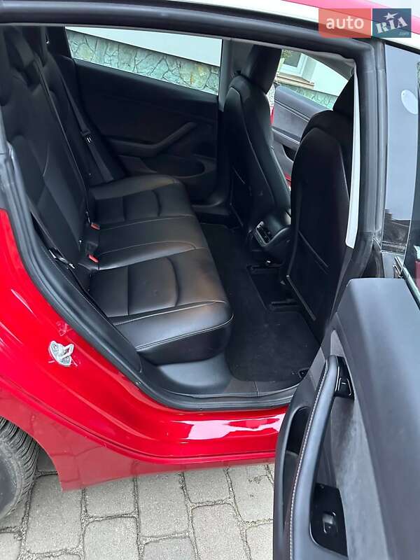 Седан Tesla Model 3 2018 в Маневичах