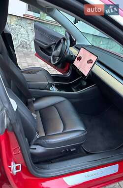 Седан Tesla Model 3 2018 в 