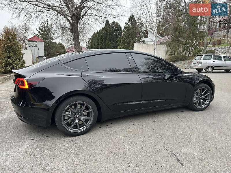 Седан Tesla Model 3 2022 в Житомире