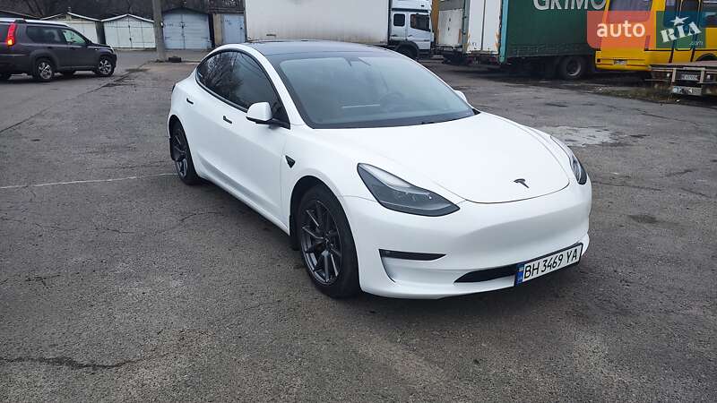 Седан Tesla Model 3 2020 в Одессе