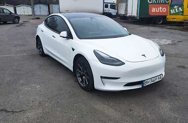 Седан Tesla Model 3 2020 в 