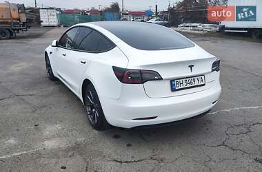 Седан Tesla Model 3 2020 в 