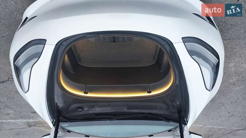 Седан Tesla Model 3 2020 в Одессе