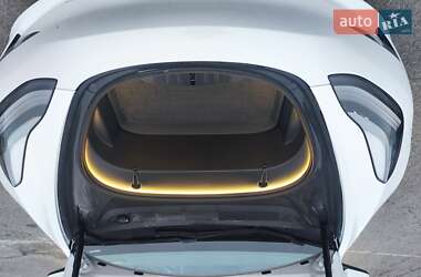 Седан Tesla Model 3 2020 в 