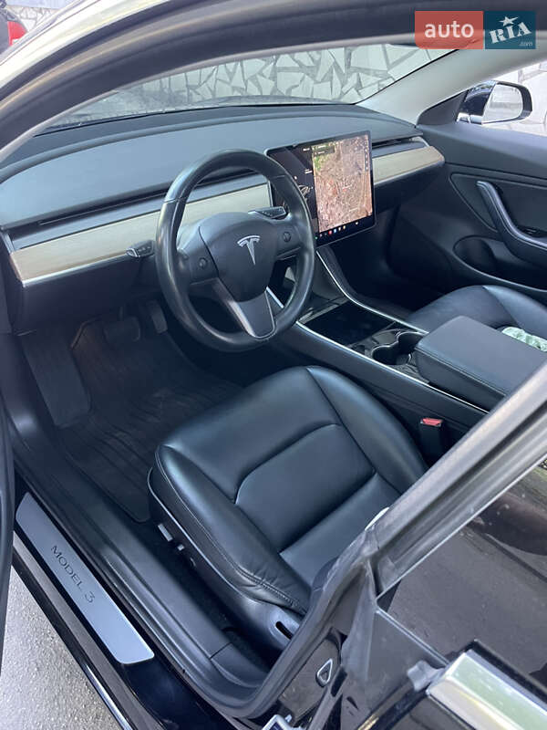 Седан Tesla Model 3 2018 в Каменском