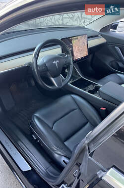 Седан Tesla Model 3 2018 в 