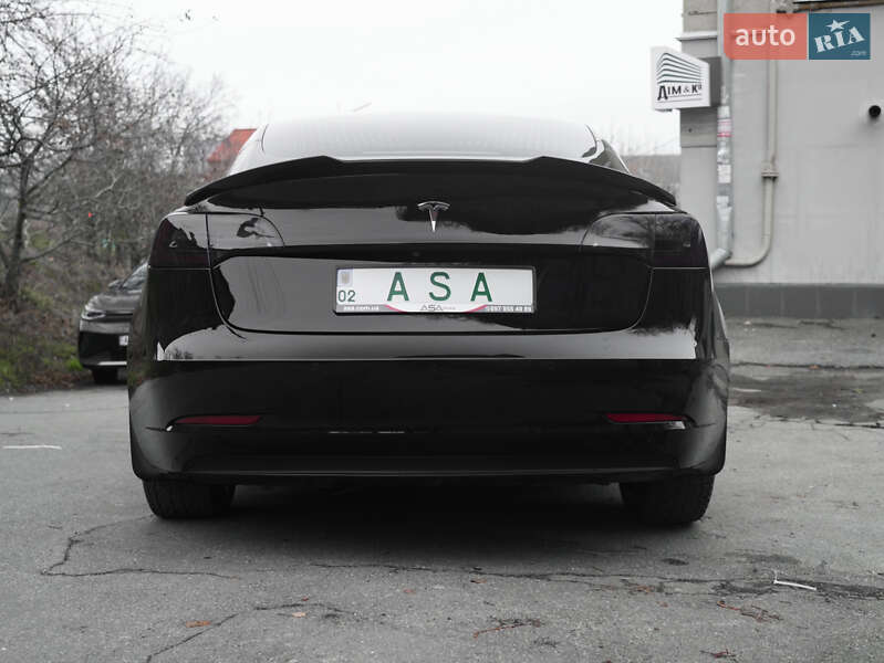 Седан Tesla Model 3 2019 в Вінниці