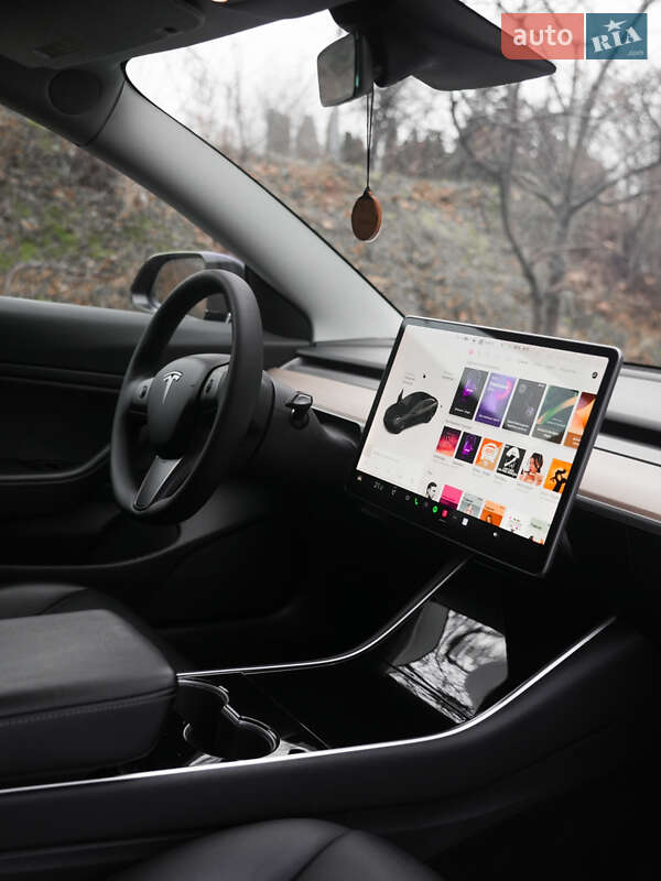 Седан Tesla Model 3 2019 в Вінниці