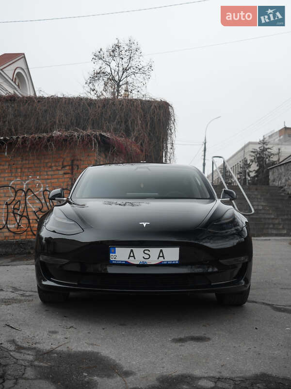 Седан Tesla Model 3 2019 в 