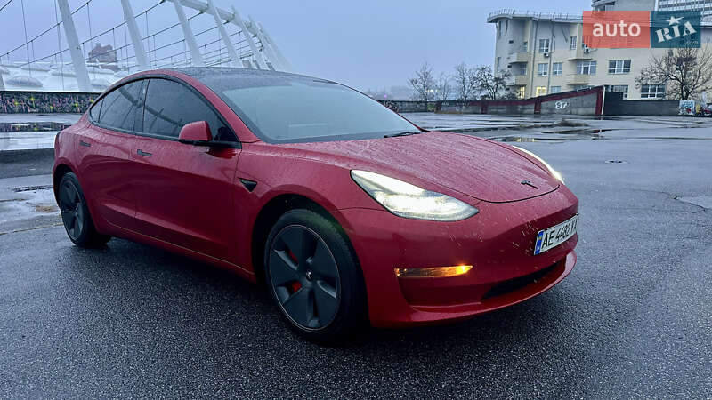 Седан Tesla Model 3 2023 в Києві