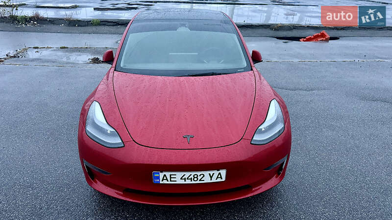 Седан Tesla Model 3 2023 в Києві