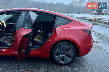 Седан Tesla Model 3 2023 в 