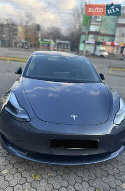 Седан Tesla Model 3 2023 в 
