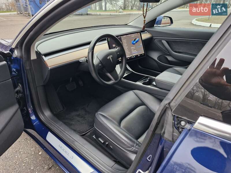 Седан Tesla Model 3 2018 в Одессе