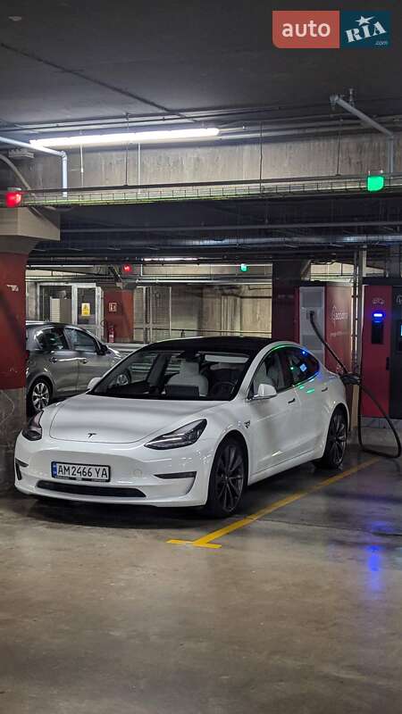 Седан Tesla Model 3 2020 в Днепре