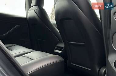 Седан Tesla Model 3 2023 в 